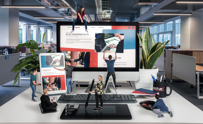 Grafika s prikazom zaposlenih v podjetju Solve-X, ki gradijo spletno stran